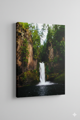 CASCADA EN EL BOSQUE